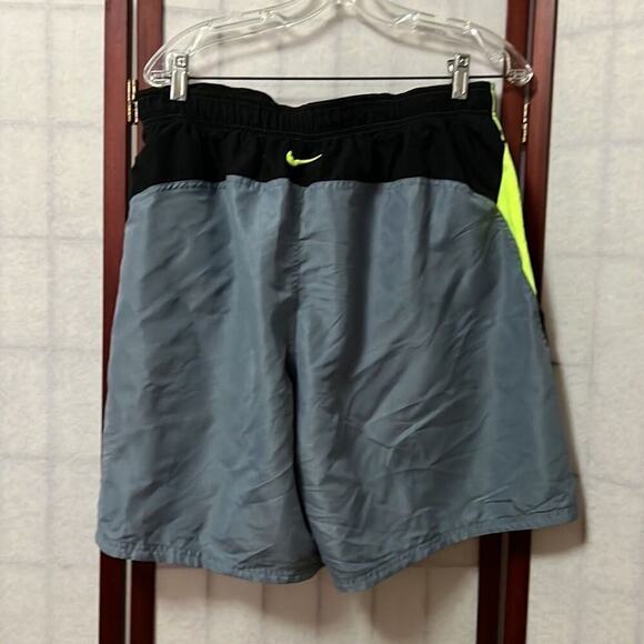 NIKE DRI FiT RUNNING SHORTS SIZE L‎ - Picture 2 of 5
